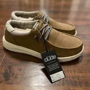 Men’s Hey Dudes size 8
